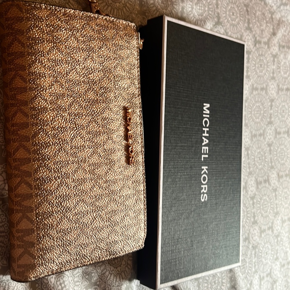 Rose gold Michael Kors wallet brand new without tags
